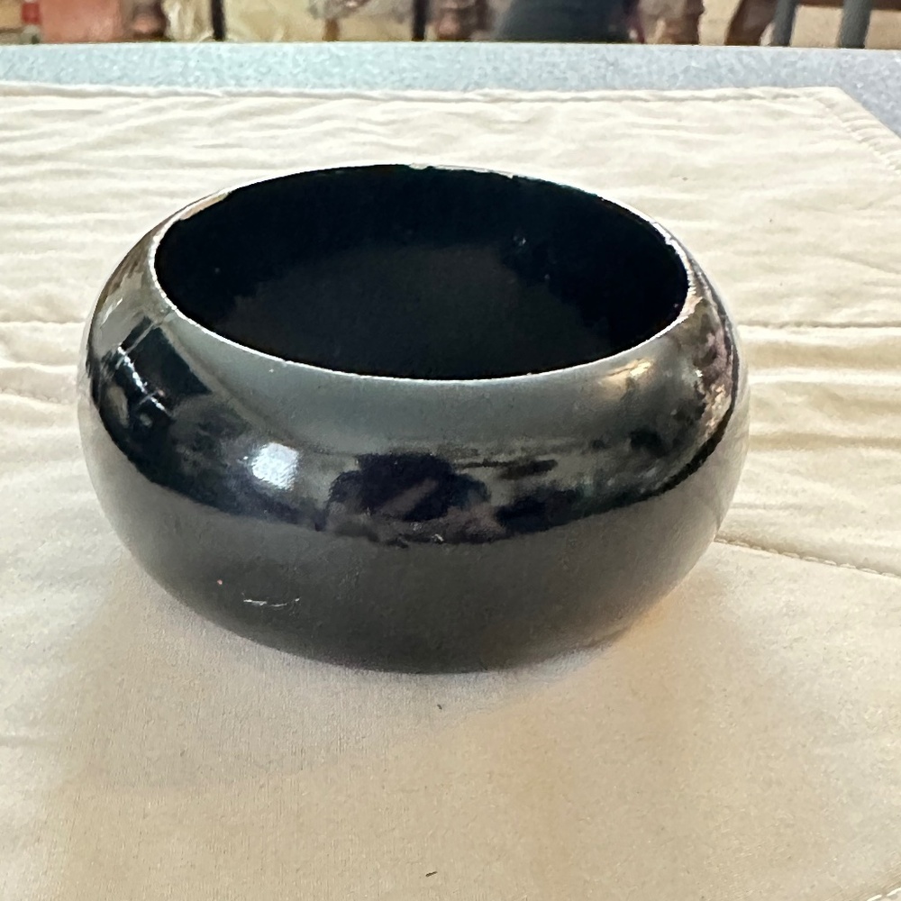 Wide, Black Wooden bangle bracelet. Vintage 1960s – 1990s.
